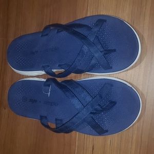 NWOT womens "Sage + Simple" blue lightweight strappy flip flop